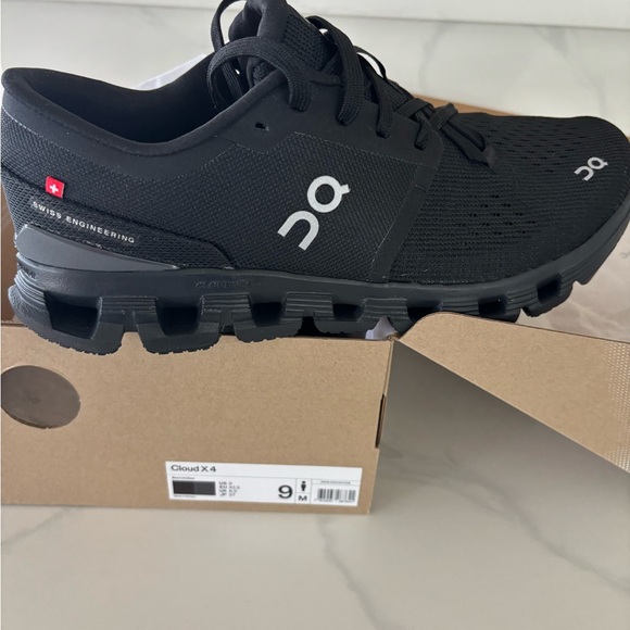 On Cloud X 4 Running Shoes main image 4